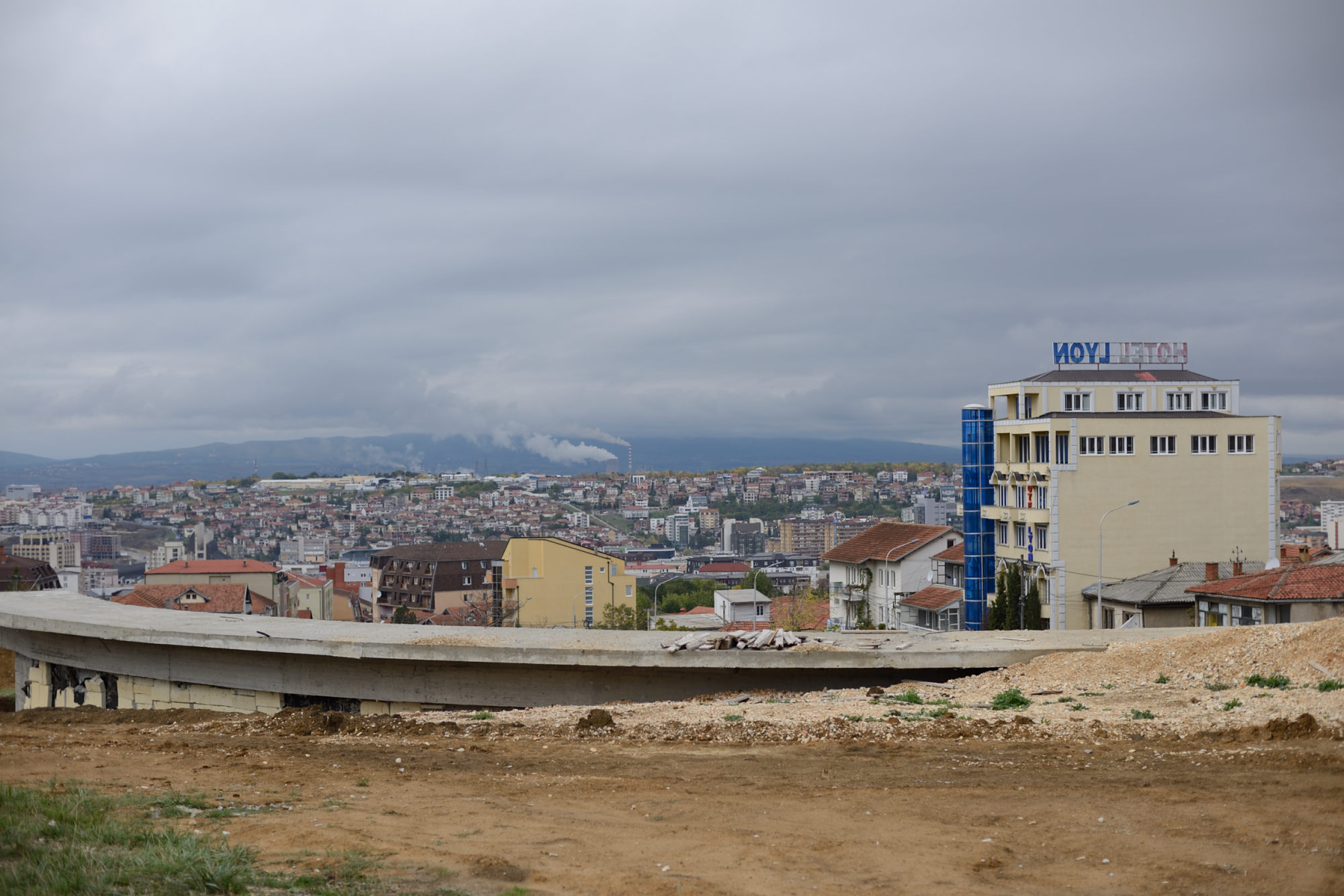 Road is long (Kosovo, Context, 2012)