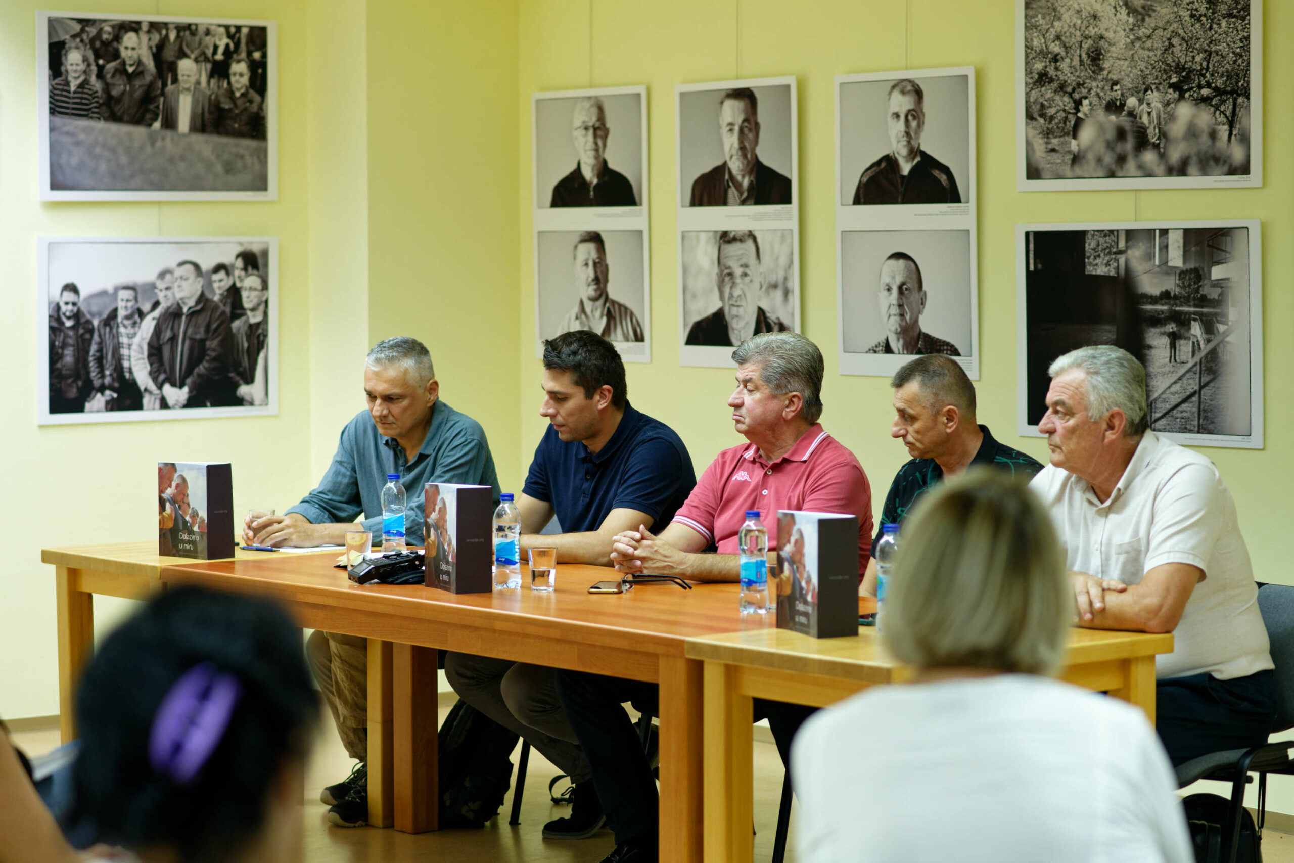 U Brčkom održana promocija knjige “Dolazimo u miru” i otvorena izložba fotografija
